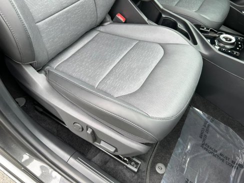 Used 2023 Kia Niro Wave image 35