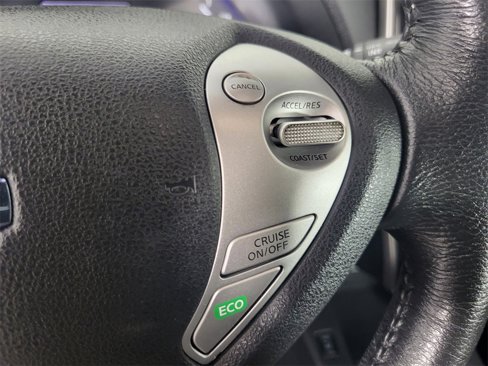 Used 2015 Nissan Leaf SV image 27