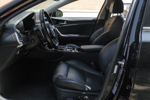 Used 2018 Kia Stinger Premium image 3