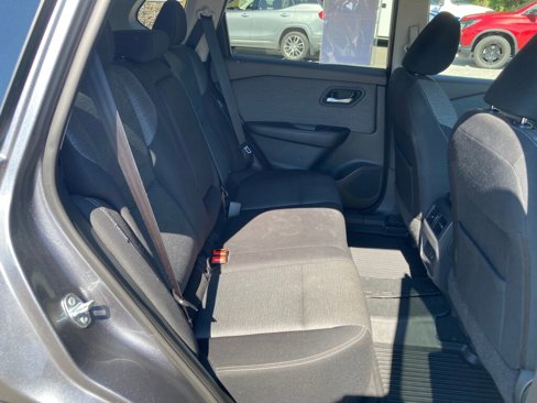Used 2021 Nissan Rogue SV image 17