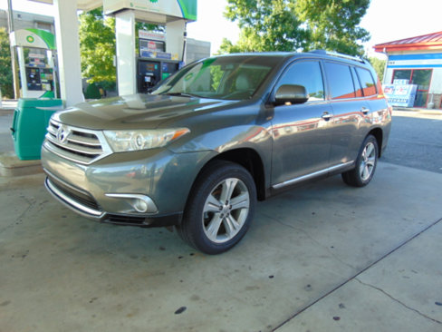 Used 2013 Toyota Highlander Limited image 25