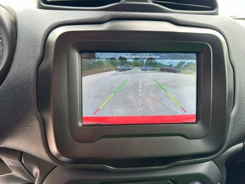 Used 2019 Jeep Renegade Latitude image 19