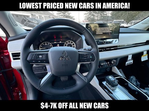 New 2025 Mitsubishi Outlander SE image 12