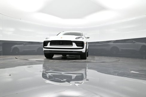 Used 2025 Porsche Macan image 41