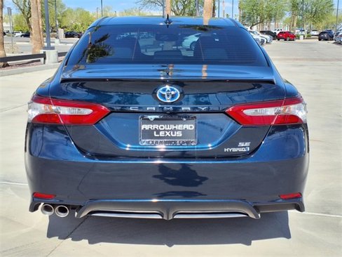 Used 2018 Toyota Camry SE image 4