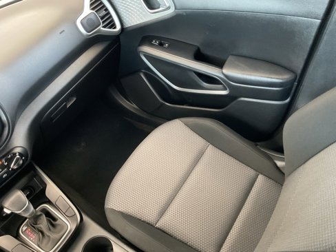 Used 2021 Kia Soul LX image 17