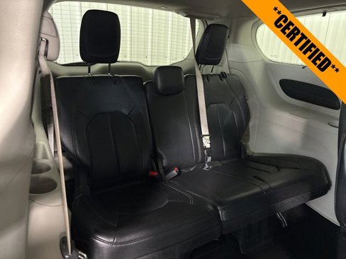 Certified 2022 Chrysler Pacifica Touring-L image 20