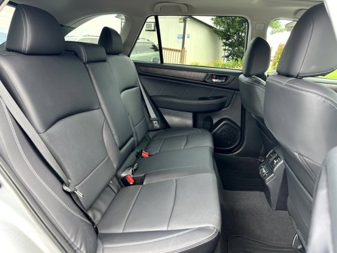 Used 2018 Subaru Outback 2.5i Limited image 12