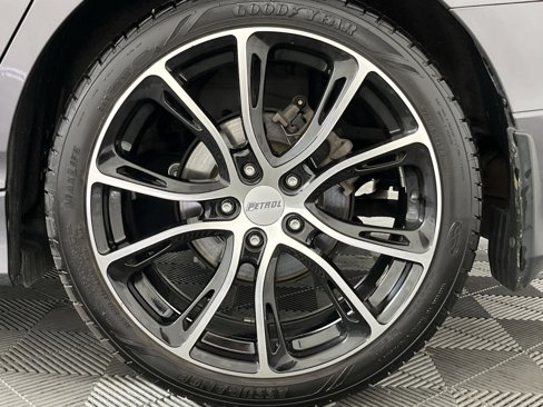 Used 2018 Honda Accord Sport image 12