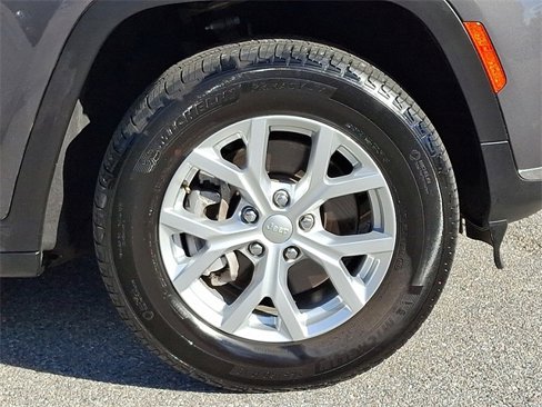 Used 2023 Jeep Grand Cherokee L Limited image 8