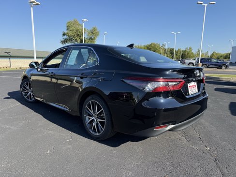Used 2023 Toyota Camry XLE image 7