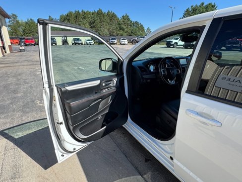 Used 2019 Dodge Grand Caravan GT image 9