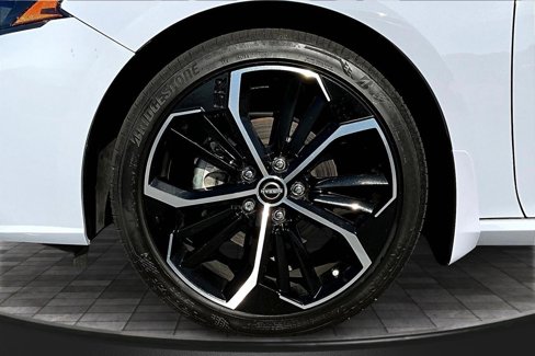 Used 2024 Nissan Altima 2.5 SR w/ SR Premium Package image 22