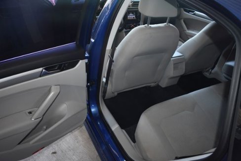 Used 2017 Volkswagen Passat 1.8T S image 12