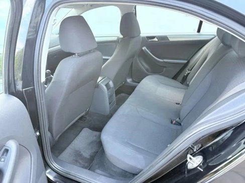 Used 2016 Volkswagen Jetta SE image 10