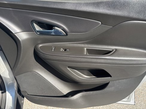 Used 2022 Buick Encore Preferred w/ Safety Package image 25