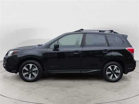 Used 2018 Subaru Forester 2.5i Premium w/ All-Weather Package image 2