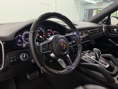 Used 2023 Porsche Cayenne GTS image 33