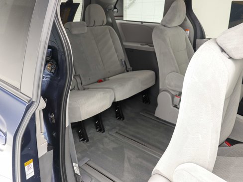 Used 2020 Toyota Sienna LE image 14