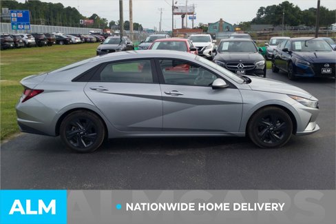 Used 2023 Hyundai Elantra SEL image 5