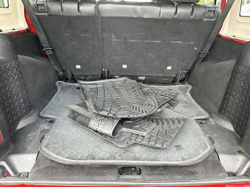 Used 2015 Jeep Wrangler Unlimited Sport image 9