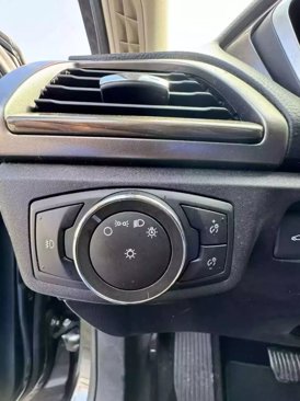 Used 2017 Ford Fusion SE w/ Fusion SE Technology Package image 24