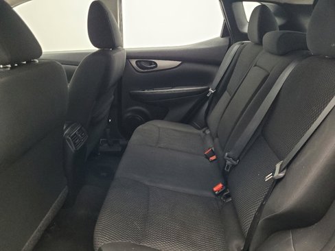Used 2018 Nissan Rogue Sport S image 18