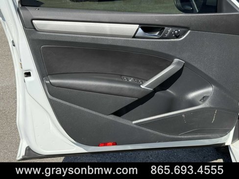 Used 2020 Volkswagen Passat 2.0T SE image 12
