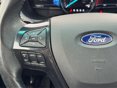 Used 2017 Ford Explorer XLT w/ XLT Technology Feature Bundle image 15