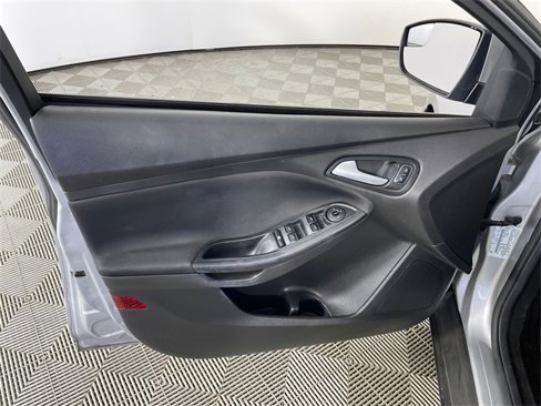 Used 2017 Ford Focus SE image 10