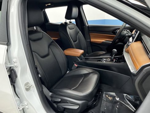 Certified 2024 Jeep Compass Limited image 29