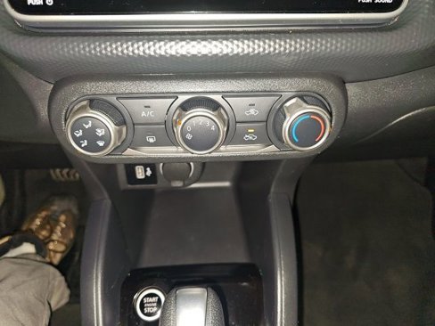 Used 2021 Nissan Kicks S image 42