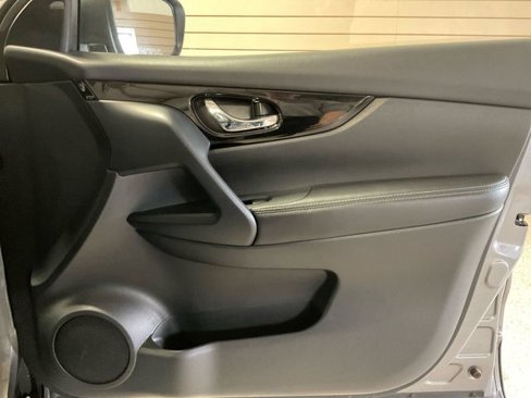 Used 2022 Nissan Rogue Sport SV image 20