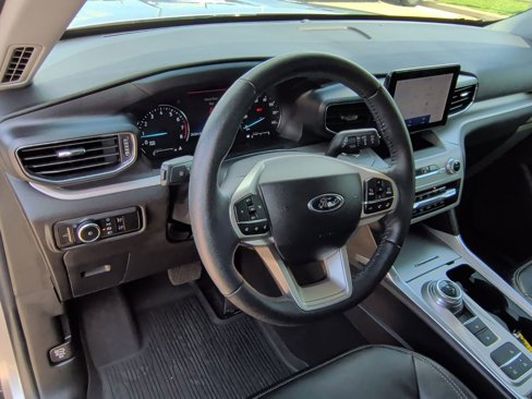 Used 2023 Ford Explorer XLT w/ Equipment Group 202A image 15