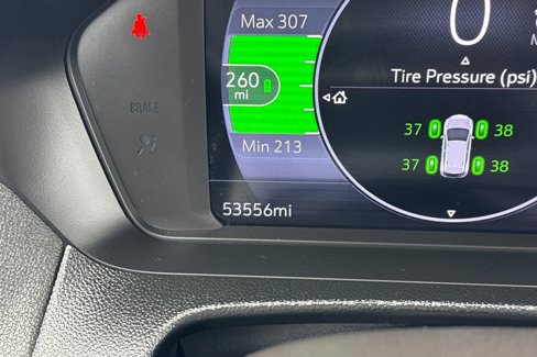 Used 2022 Chevrolet Bolt EUV LT image 29