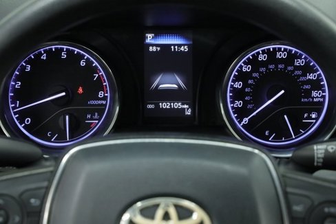 Used 2020 Toyota Camry LE image 12