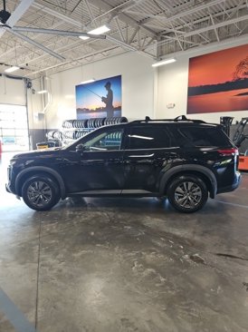 Used 2022 Nissan Pathfinder SV image 9