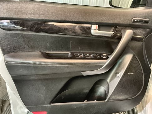Used 2014 Kia Sorento SX image 20