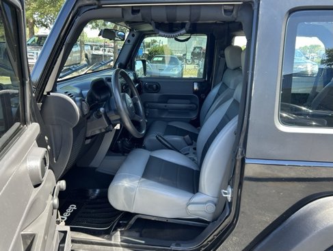 Used 2009 Jeep Wrangler X image 12