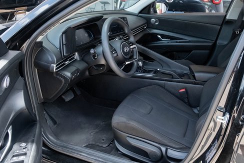 Used 2024 Hyundai Elantra SE image 6