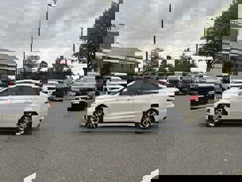 Used 2020 Ford Fusion SEL image 2