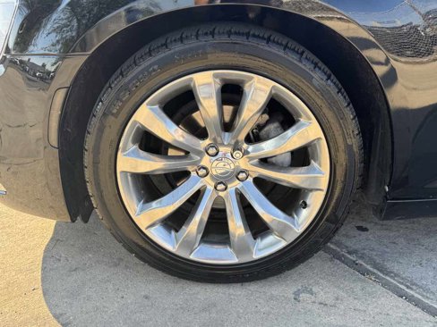 Used 2019 Chrysler 300 Limited image 9