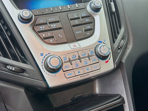 Used 2017 Chevrolet Equinox LS image 19