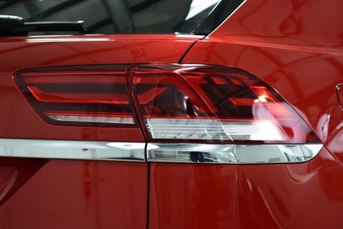 Used 2021 Volkswagen Atlas Cross Sport SEL R-Line image 18