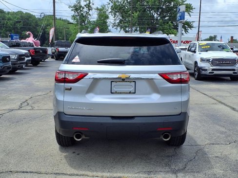 Used 2021 Chevrolet Traverse LT image 4
