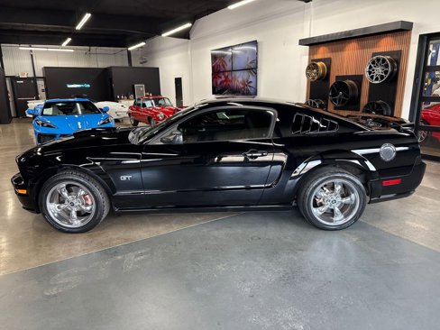 Used 2008 Ford Mustang GT Premium image 2