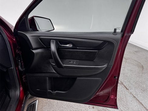 Used 2017 Chevrolet Traverse LT image 15