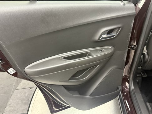 Used 2020 Chevrolet Trax LS w/ Tint and Cruise Package image 26