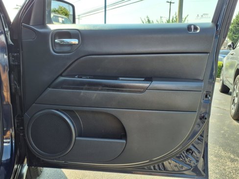 Used 2017 Jeep Patriot Latitude image 10