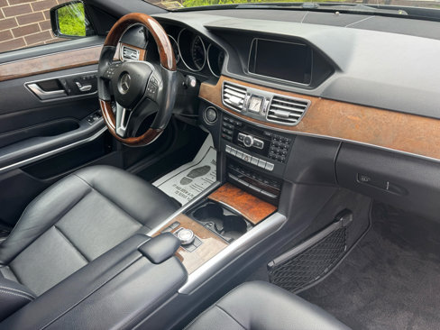 Used 2014 Mercedes-Benz E 350 4MATIC Sedan image 4